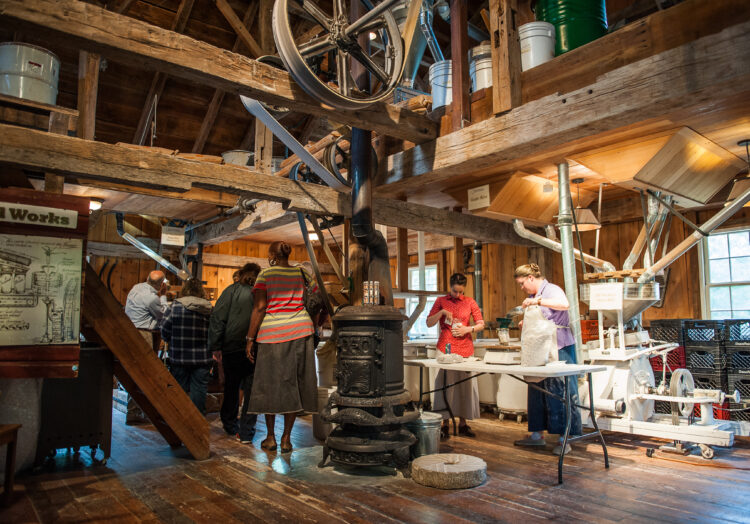 display exhibits at the homestead craft village